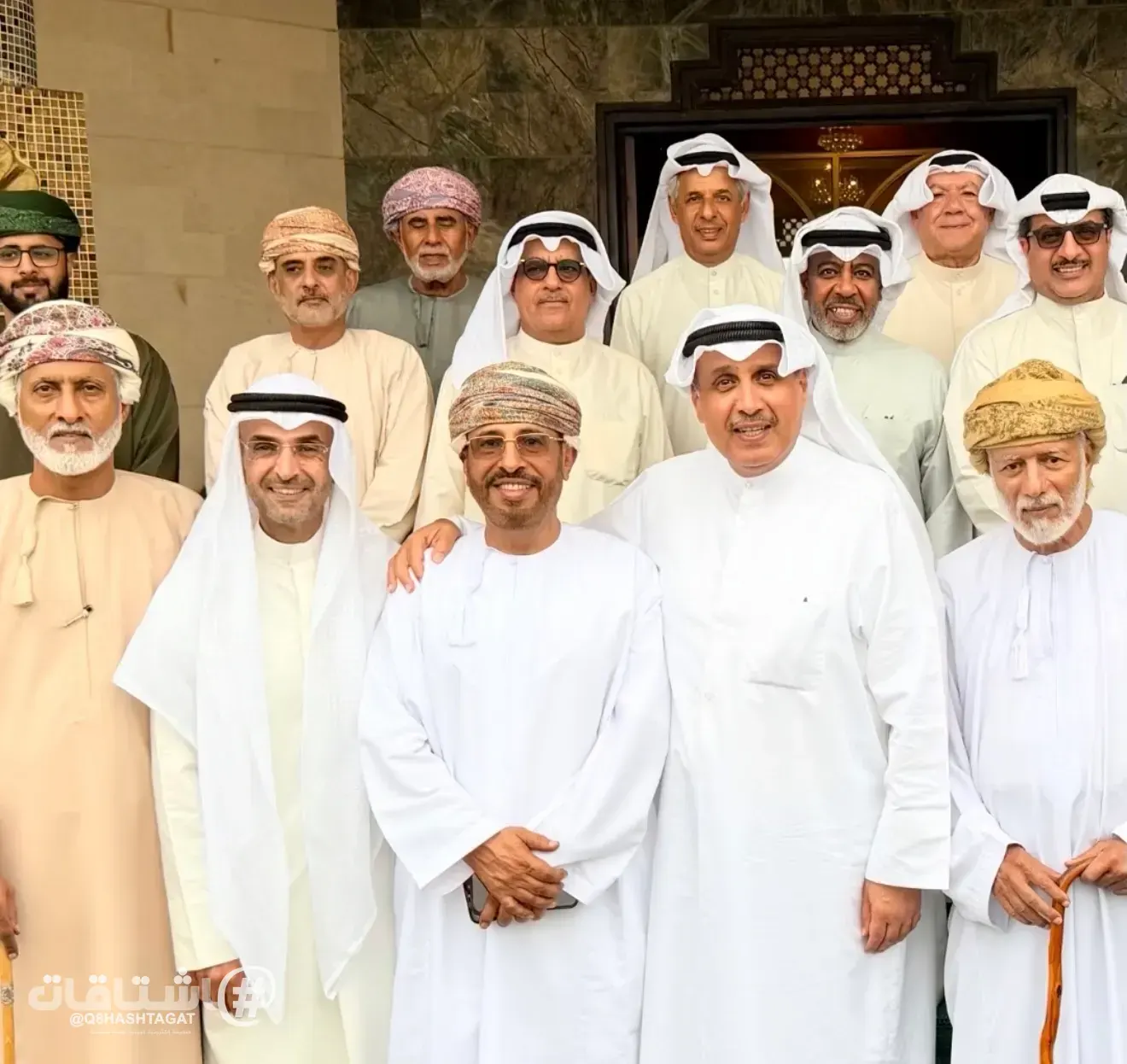 سفير عُمان السابق لدى الكويت يستقبل وزير الديوان الأميري الشيخ حمد جابر العلي في ظُفار