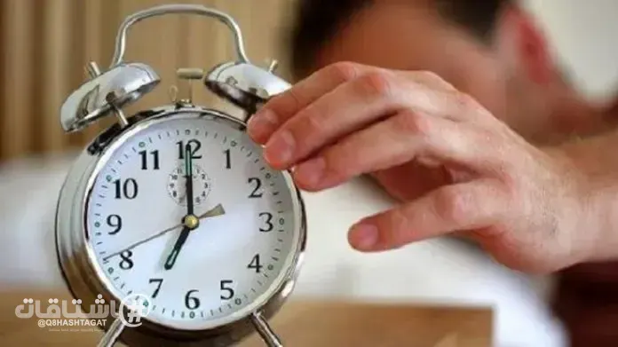 الاستيقاظ بالمنبه أم تلقائيا.. أيهما أفضل لبداية يومك؟