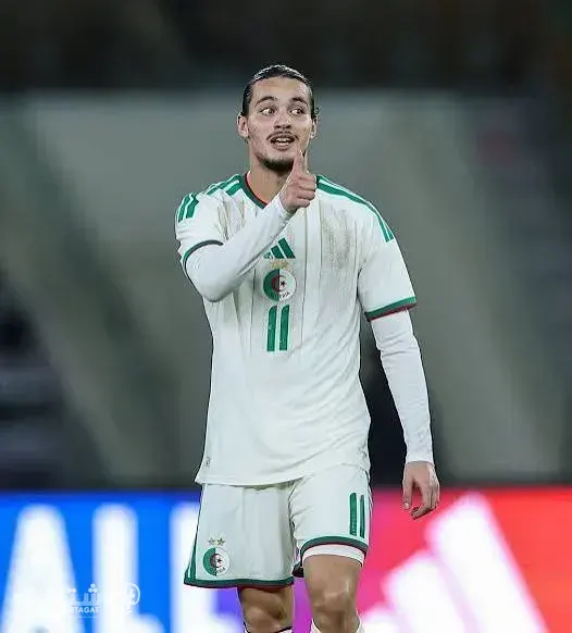ثنائي منتخب الجزائر أنيس حاج موسى وآدم زرقان يغيبان عن ودية النيجر