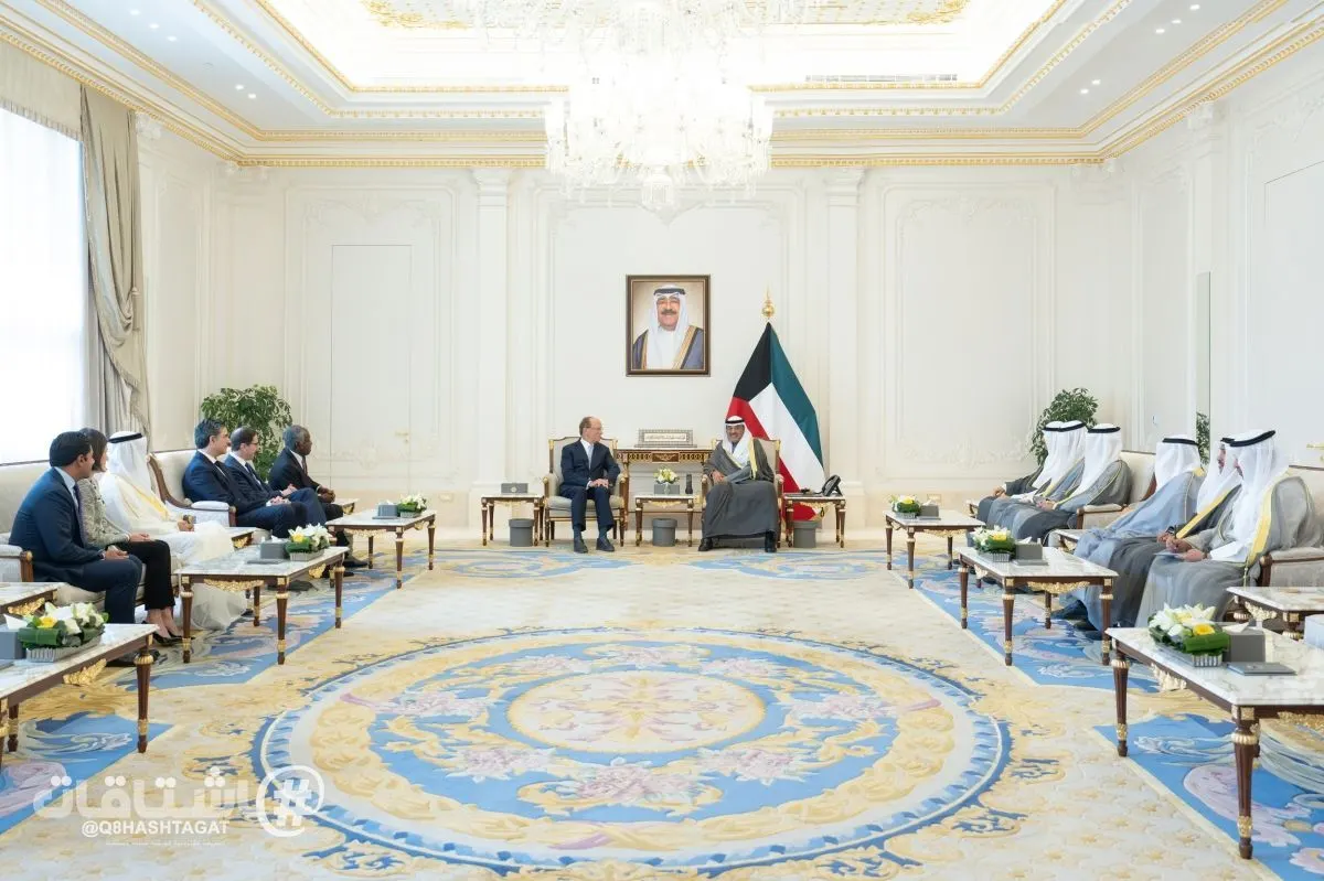سمو ولي العهد يستقبل رئيس شركة «بلاك روك» بحث سبل التعاون المشترك