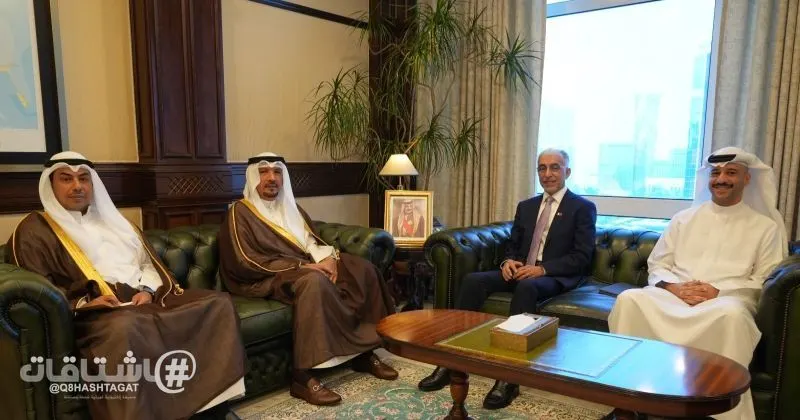 وزير الأشغال البحريني والسفير الكويتي يؤكدان أهمية تبادل التجارب والخبرات التنموية