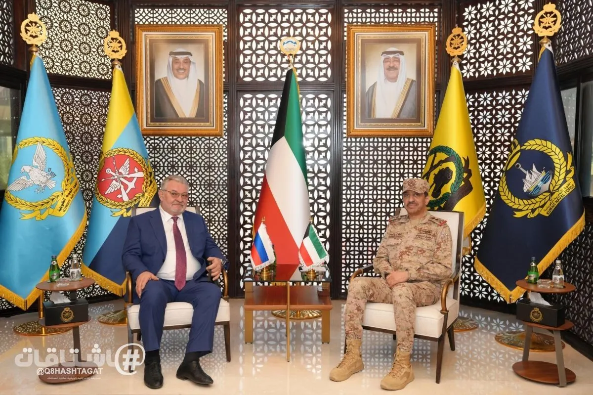 رئيس الأركان يبحث مع مسؤول عسكري روسي سبل تعزيز العلاقات