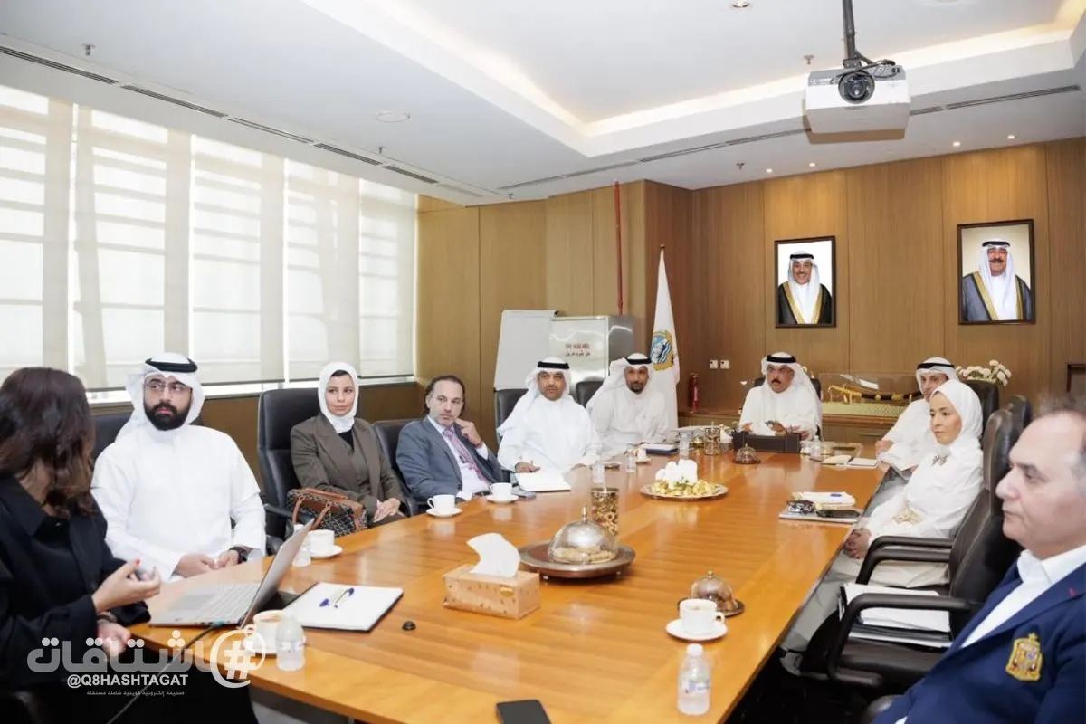 وزير التربية يبحث مع وفد غوغل كلاود تطوير حلول الذكاء الاصطناعي في التعليم