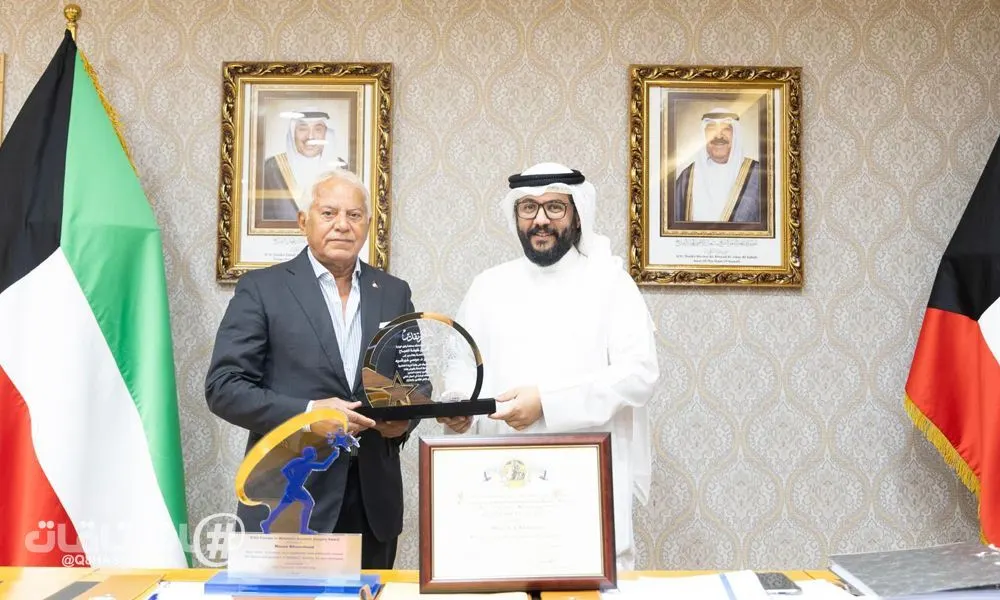 وكيل وزارة الصحة يكرم البروفيسور موسى خورشيد الحائز جائزة الريادة العالمية بجراحة السمنة