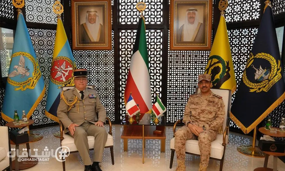 رئيس الأركان العامة يبحث مع الملحق العسكري الفرنسي تطوير التعاون والتمارين المشتركة